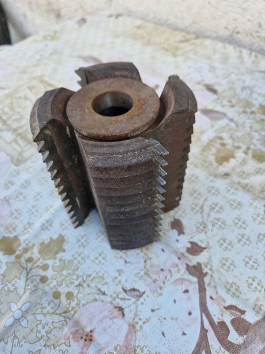 Фрезова глава за дърво