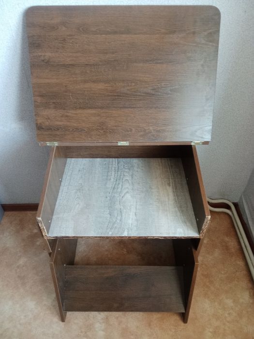 Продам стол парту.