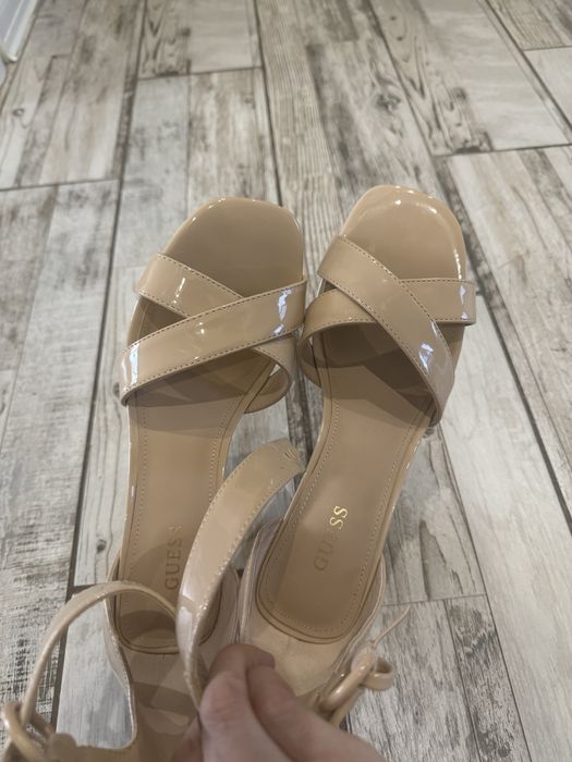 Оригинални Сандали Guess