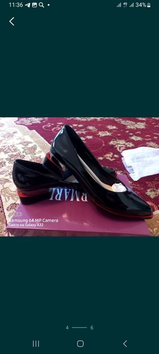 Чёрные лакированные туфли