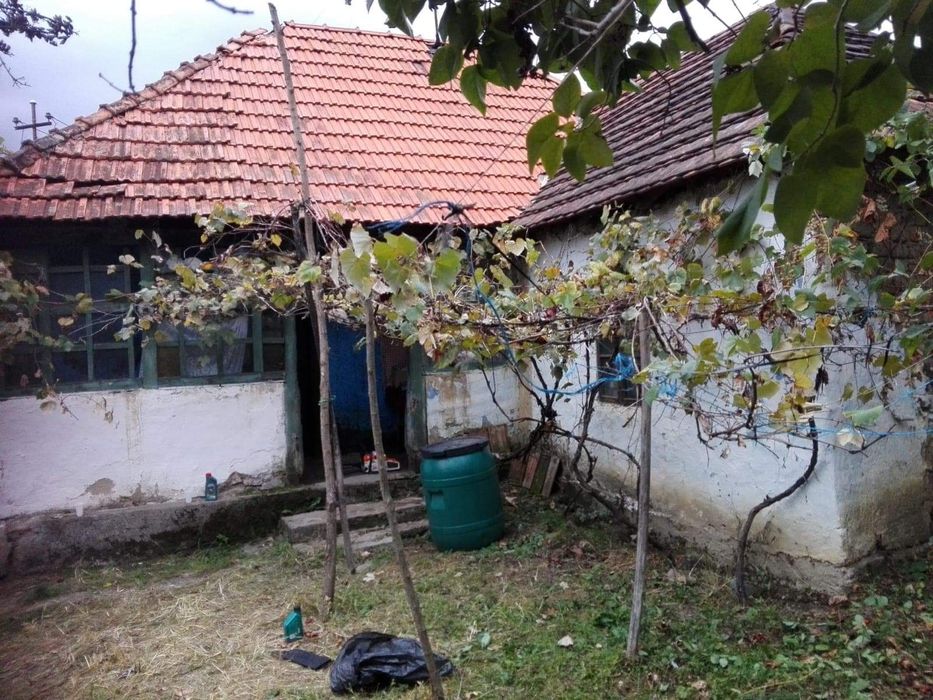 Casa nelocuibila cu teren Vintere Bihor