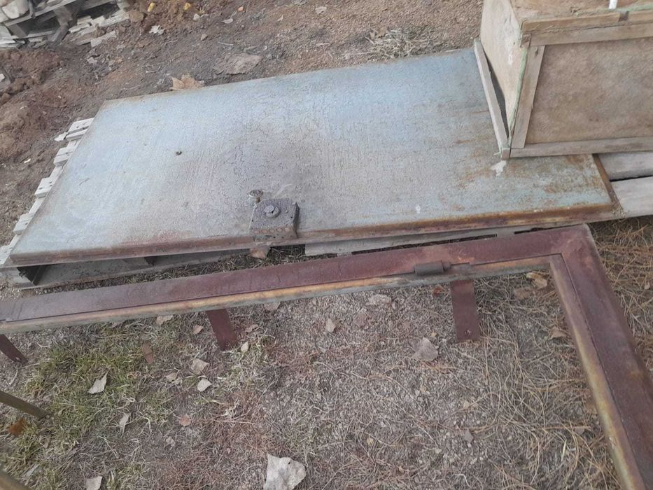 Продам металлическую двери