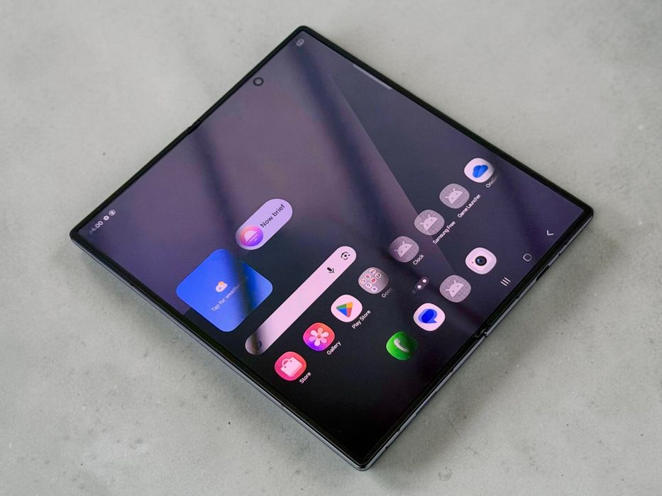 КАТО НОВ! Samsung Galaxy Z Fold 7 5G 256GB Black 45 Заряда! Гаранция!