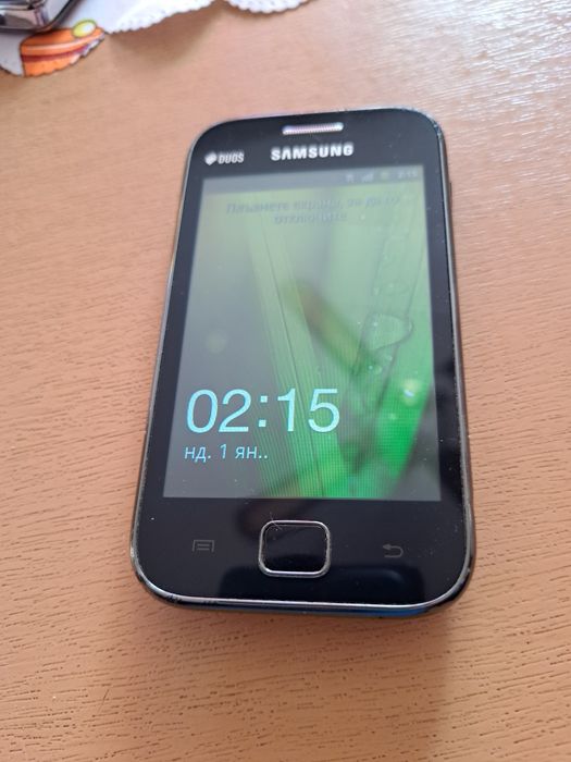 Продава телефон .