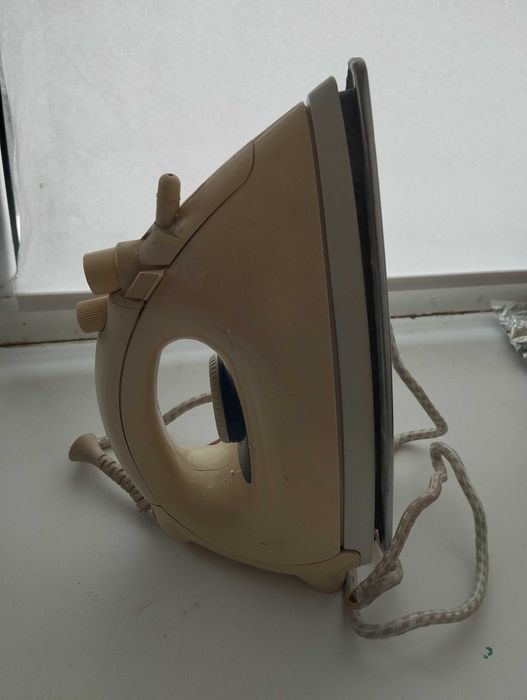 утюг      продам