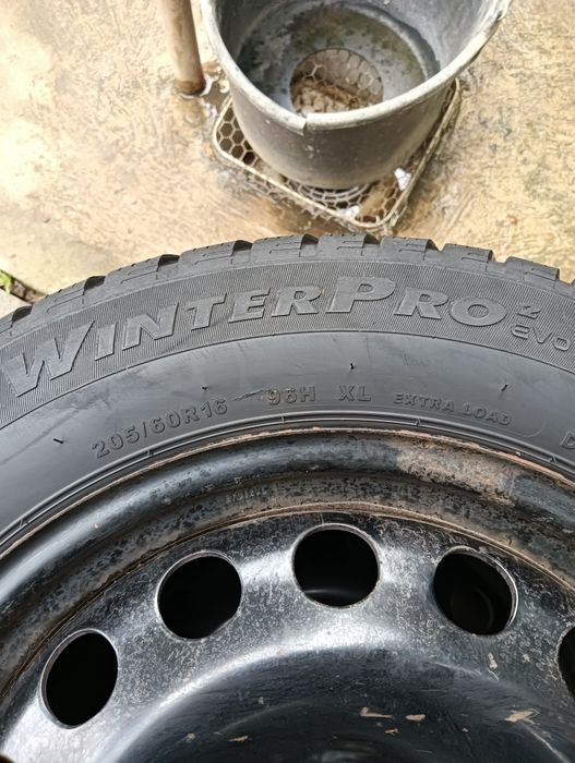 Roți jante și cauciucuri iarnă Ford