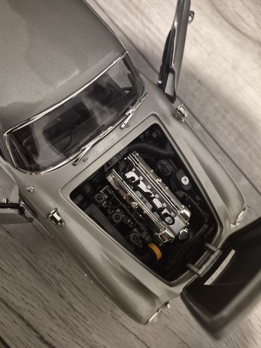 Aston Martin Lagonda 2004 JoyRide