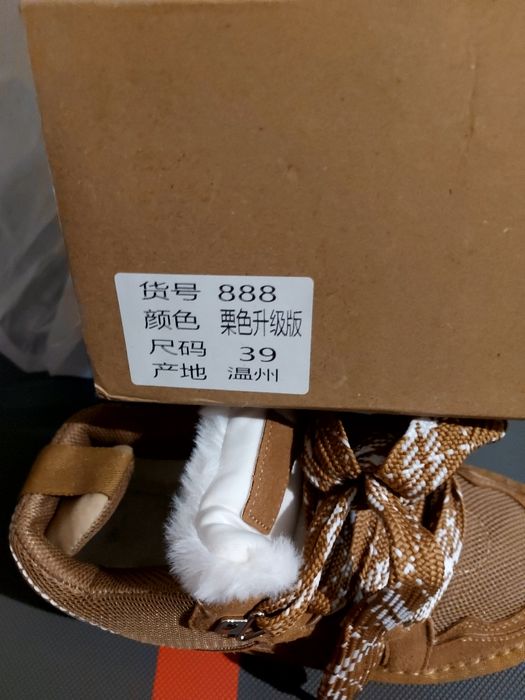 UGG noi marimea 39