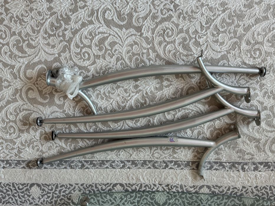 Продам стол стеклянный