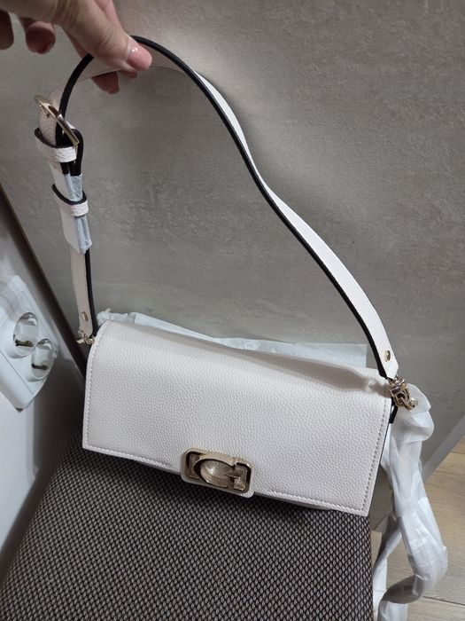 Дамска чанта guess