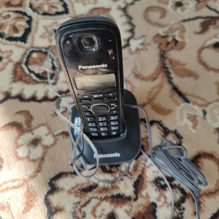 Продам домашний телефон