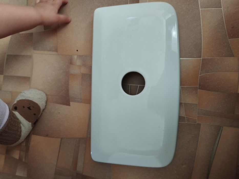 крышка от сливного бочка