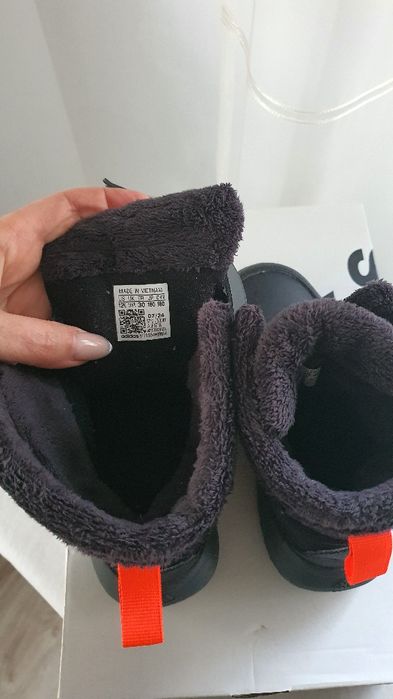 Ботуши ADIDAS SNOWPLAY 30 номер