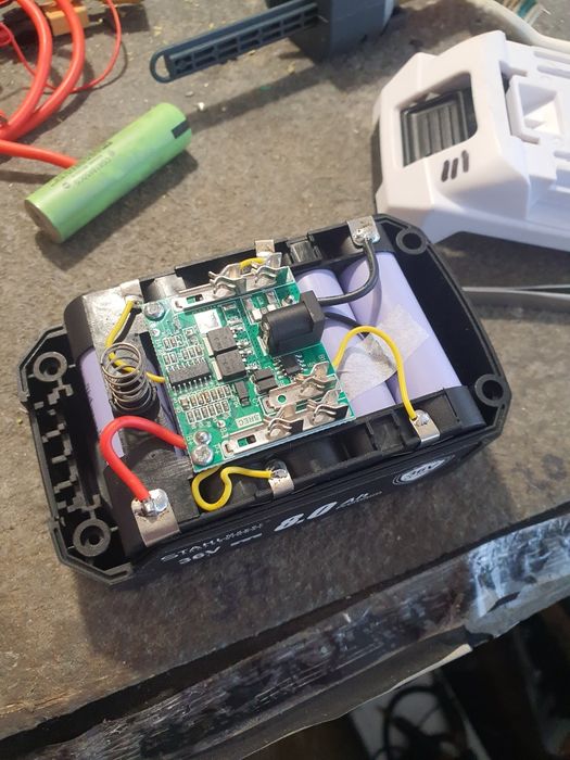 ремонт на батерии Makita LXT,Bosch, milwaukee M18