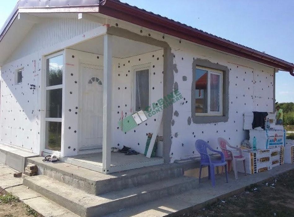 Case pe structură metalică