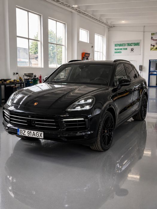 Vand / Schimb Porsche cayenne S  * PANO* Matrix*Distronic*360*Carlig