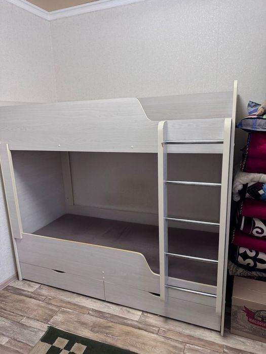 Продам двух яросную кровать