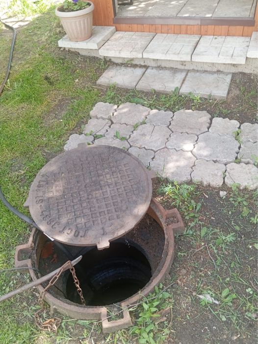 продам люк чугунный