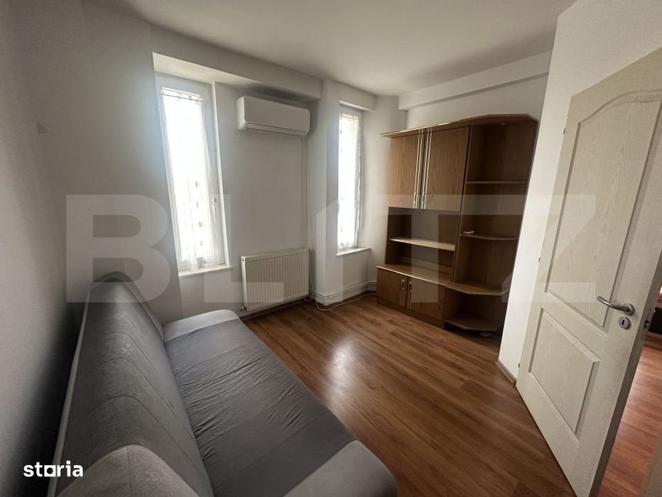 Apartament cu 3 camere, decomandat, 60 mp, zona Centrala