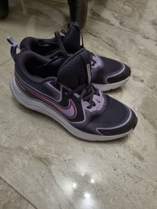 Маратонки Nike Cosmic Runner