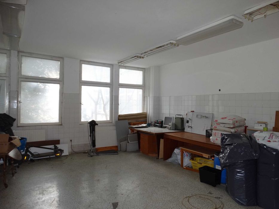 Продава се Офис в Велико Търново, Промишлена зона - Запад - 300 кв.м за 600 €/кв.м - Снимка #11