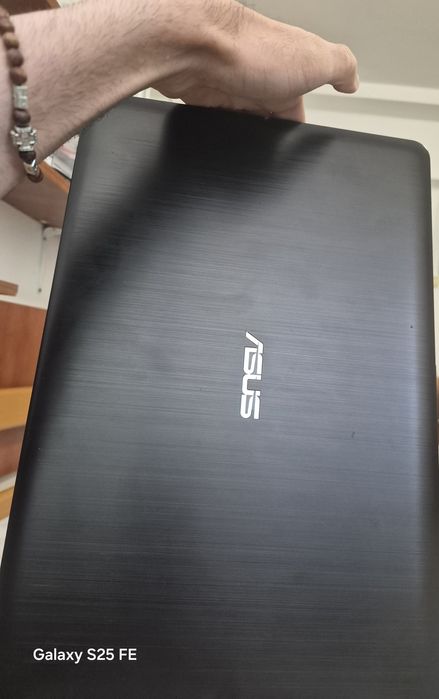 Vând laptop Asus