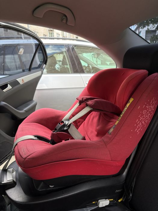 Vând scaun auto Maxi Cosi și bază ISOFIX