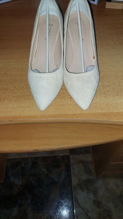 Pantofi de gala și sandale