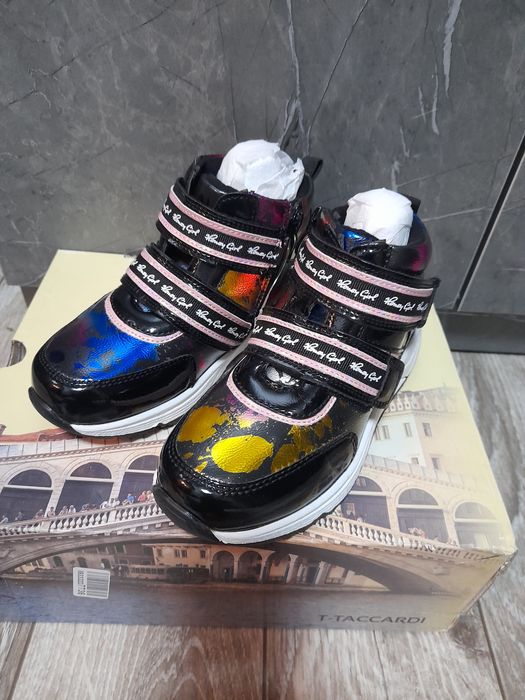 Новые демисезонные ботинки на девочку