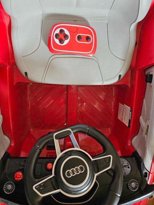 Акумулаторна кола с родителски контрол 6V AUDI TT ЧЕРВЕН