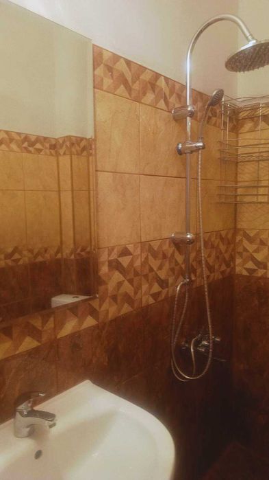 Дава се под наем Четиристаен апартамент в София, Център - 90 кв.м за 663 € - Снимка #2