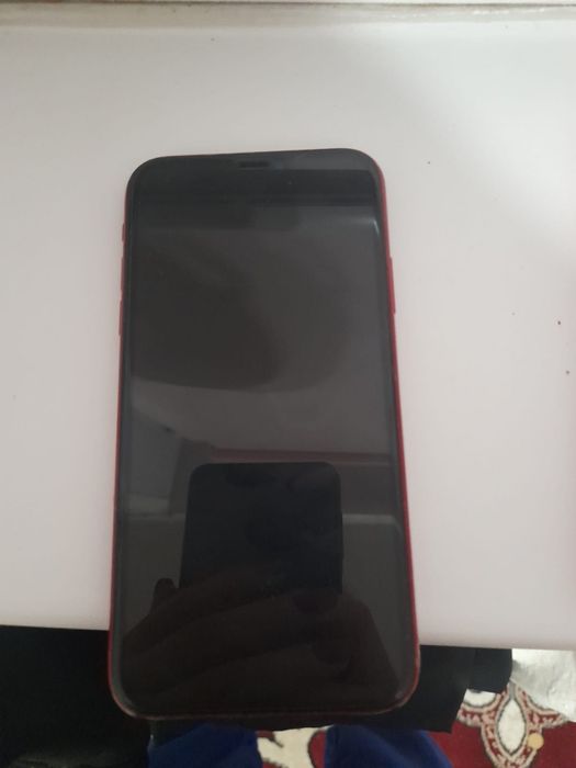 Продам айфон Xr………..