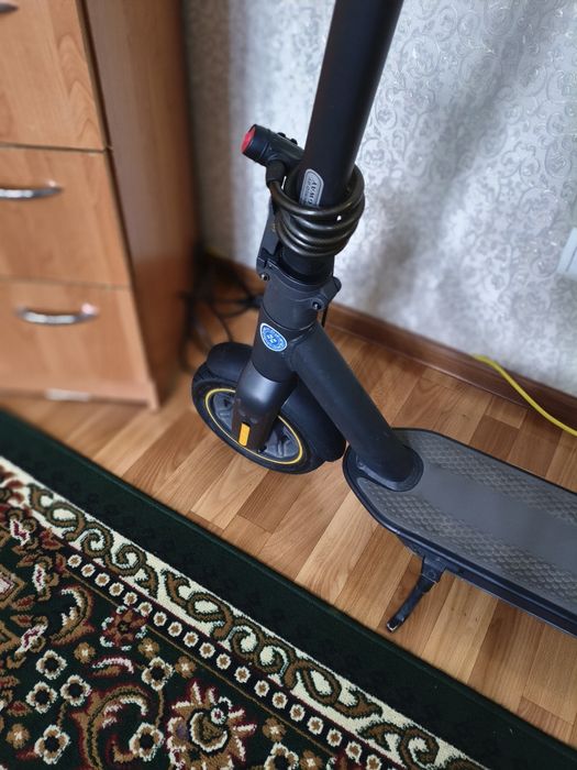 Найнбот g30P электросамокат