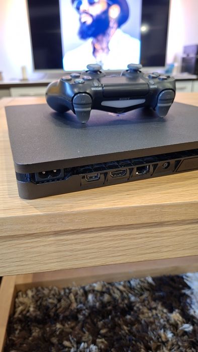 Playstation 4 Slim