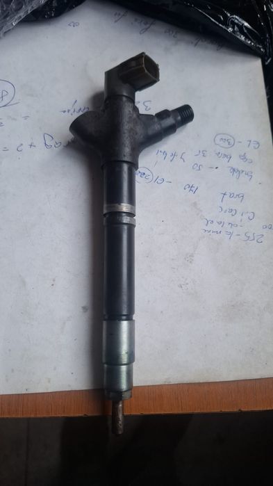 Vind 4 injectoare stare foarte bună toyota rev 4 22 dizel 150cp