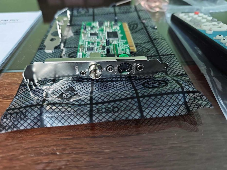 TV Tuner за компютър AVerTV Hybrid + FM