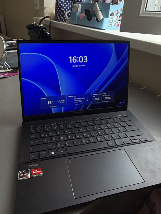 ASUS Zenbook 14 в идеальном состоянии