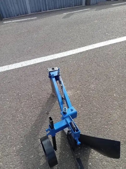 Plug reglabil pentru motocultor