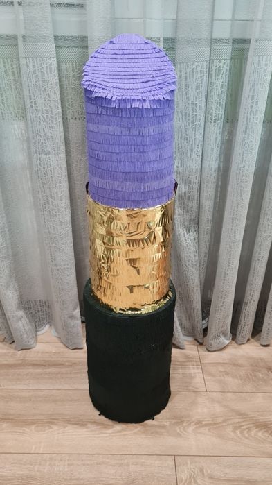 Ново! 3D пинята Червило