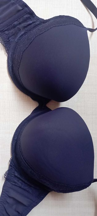 Сутиен тъмно син 34DD