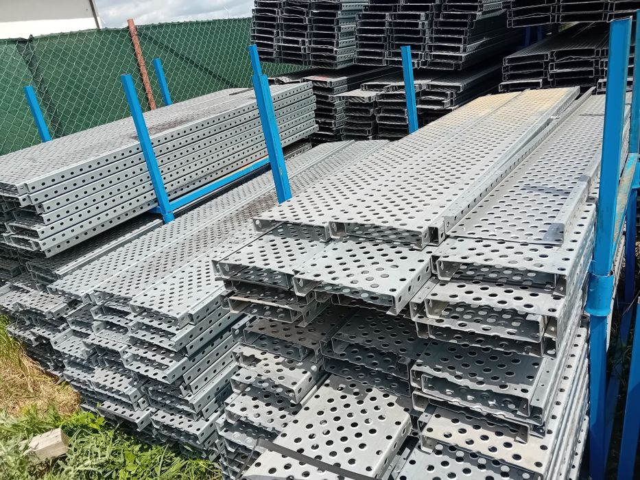 Rigole zincate di otel inoxidabil