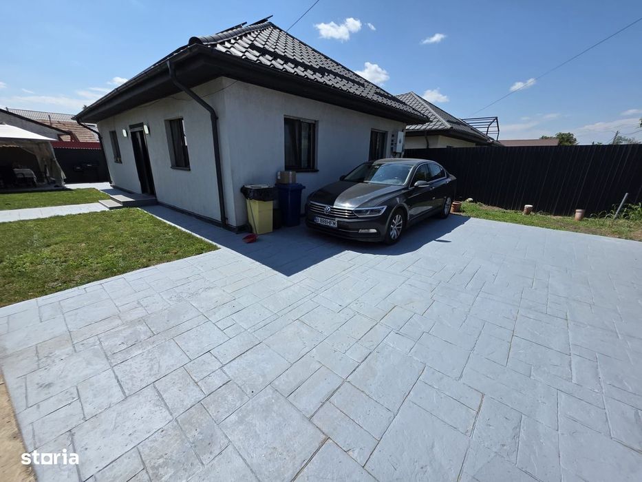 Casa Individuala - Panouri, Mobilata, Strada Asfaltata, Comision 0%