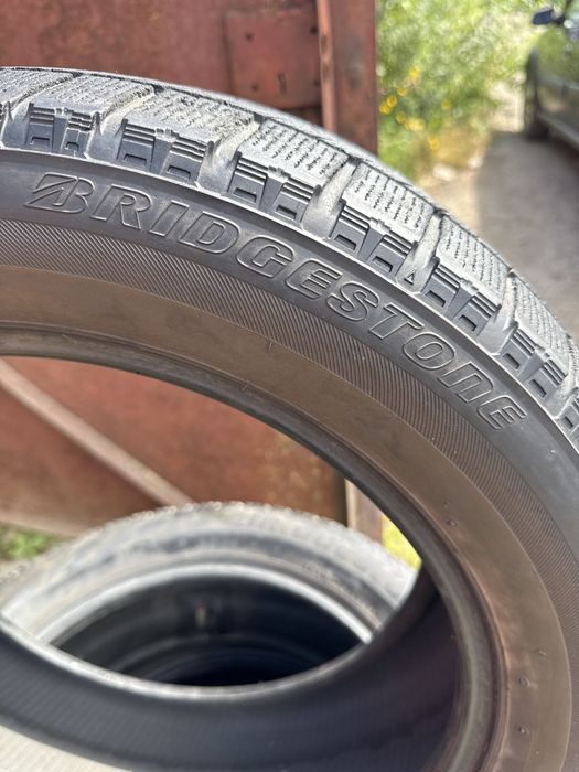 215/55/17 Bridgestone blizak vrx