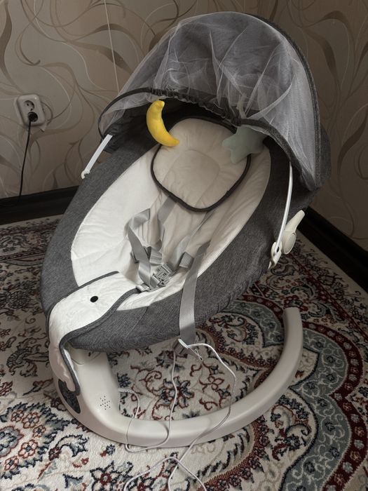 Шезлонг продаем срочно