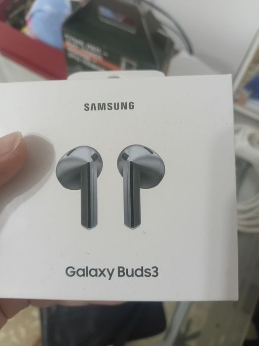 Продам наушник buds 3