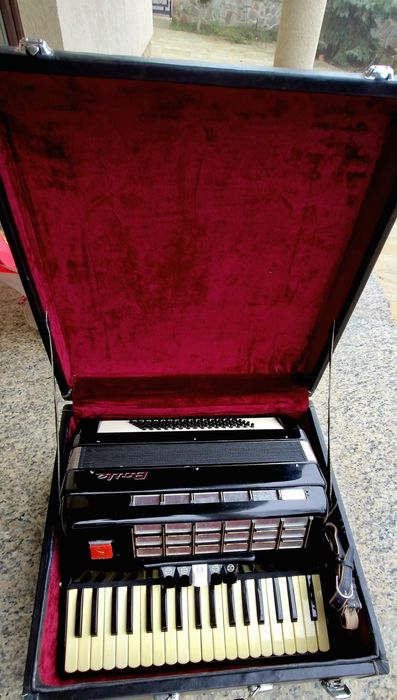 Acordeon italian  Baile cu 80 basi