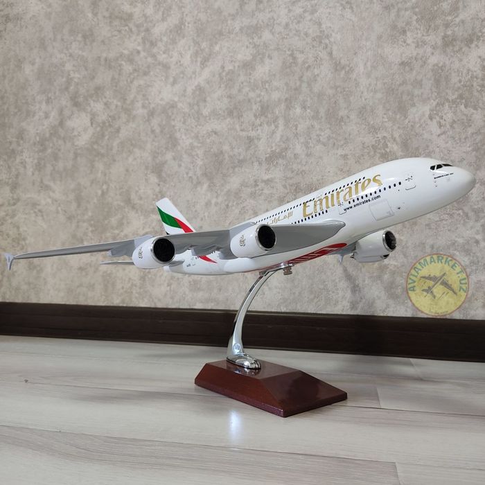 Самолёт модель: (Airbus-A380-Emirates) новинка!!!