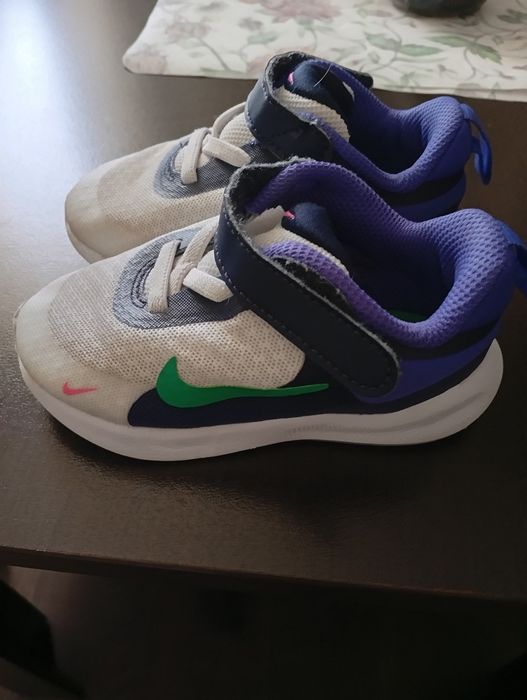 Nike revolution 7  23.5