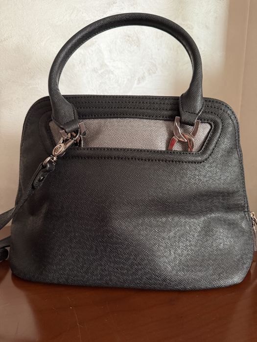 Продается кожаная сумка бренд JIU JO