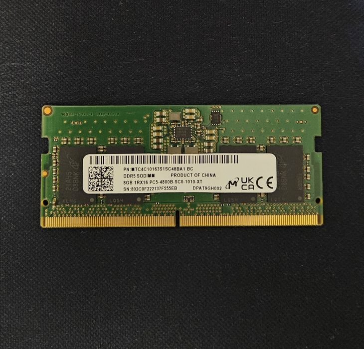 Vand placuta 8 gb ram ddr5 pentru laptop